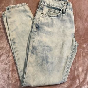 Acid washed skinny jeans